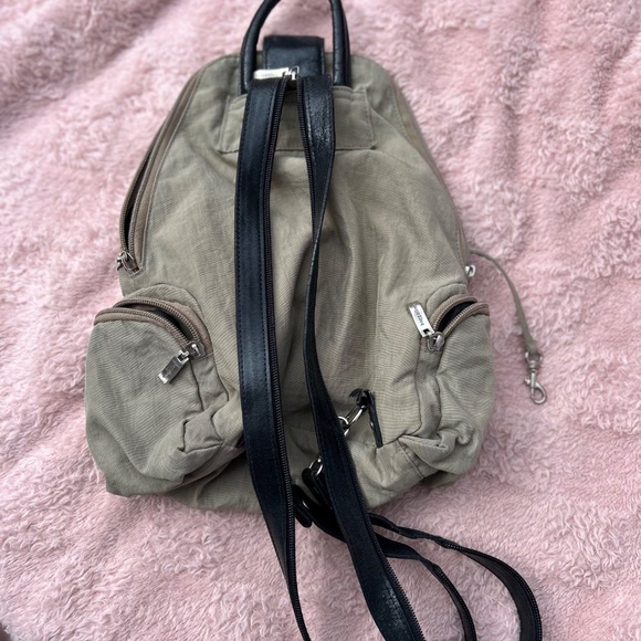 Baggallini covertable backpack-style bag, tan - Picture 2 of 7